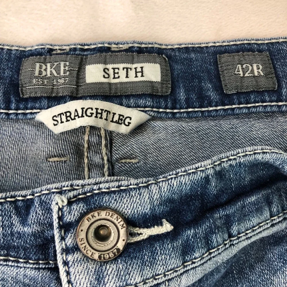 BKE Jeans Mens 42x32 42R Seth Blue Straight Leg Stretch Medium Wash Whiskering